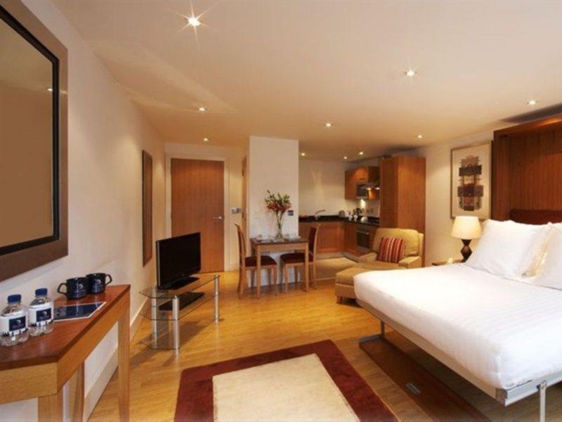 Marlin Apartments Stratford Londen Buitenkant foto
