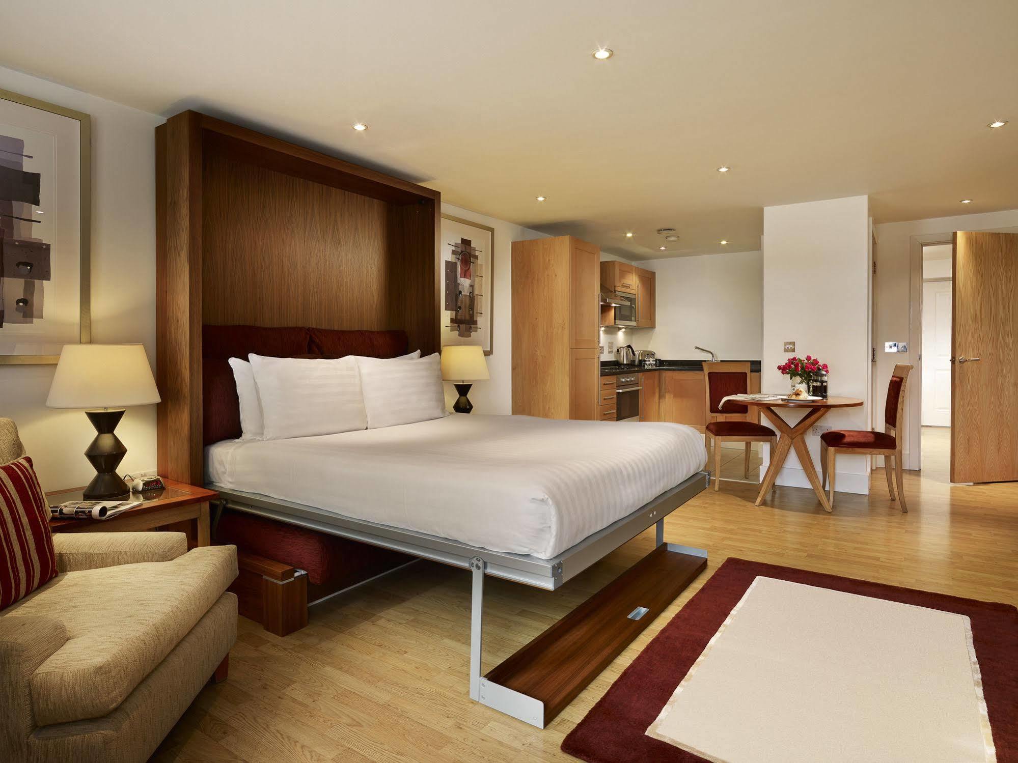 Marlin Apartments Stratford Londen Buitenkant foto