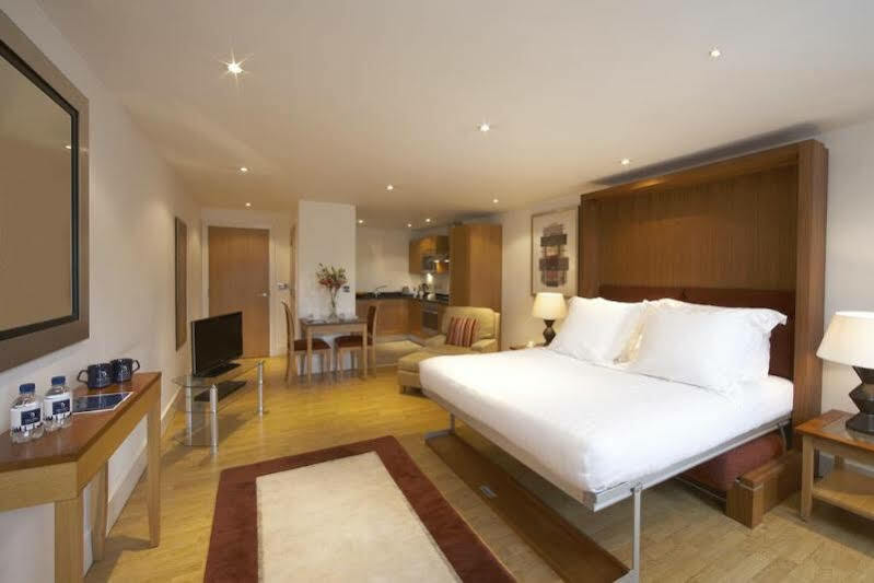 Marlin Apartments Stratford Londen Buitenkant foto